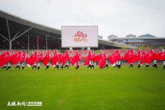 彬仔（小彬彬 饰）本年7岁了，生成异常玩皮捣鬼的他其实不受人接待，被他玩弄得团团转的教员同窗都拿他没法子。彬仔的父亲十分厌恶这个捣鬼鬼，但他母亲细毛却十分疼爱彬仔。此次，彬仔闯了年夜祸。他贪玩无意中偷了黑帮的混名册，黑帮找不到名册只好把他绑架了。彬仔的掉踪并没有引发其父的注重，他以为必然是彬仔贪玩本身走远了。                                  　　寻子心切的细毛只好找到归天的姐姐生前的两个男朋友恶宝（洪金